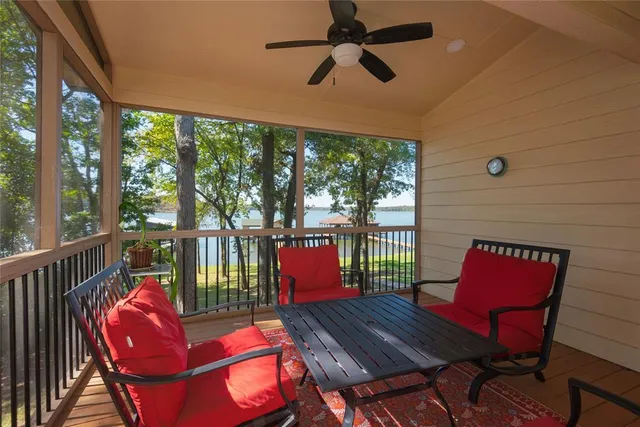 $925,000 | 560 Private Road, Edna, TX 77957