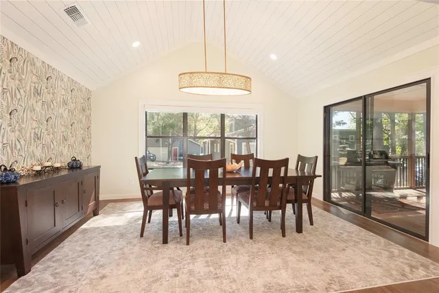 $925,000 | 560 Private Road, Edna, TX 77957