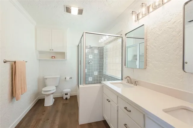 $925,000 | 560 Private Road, Edna, TX 77957