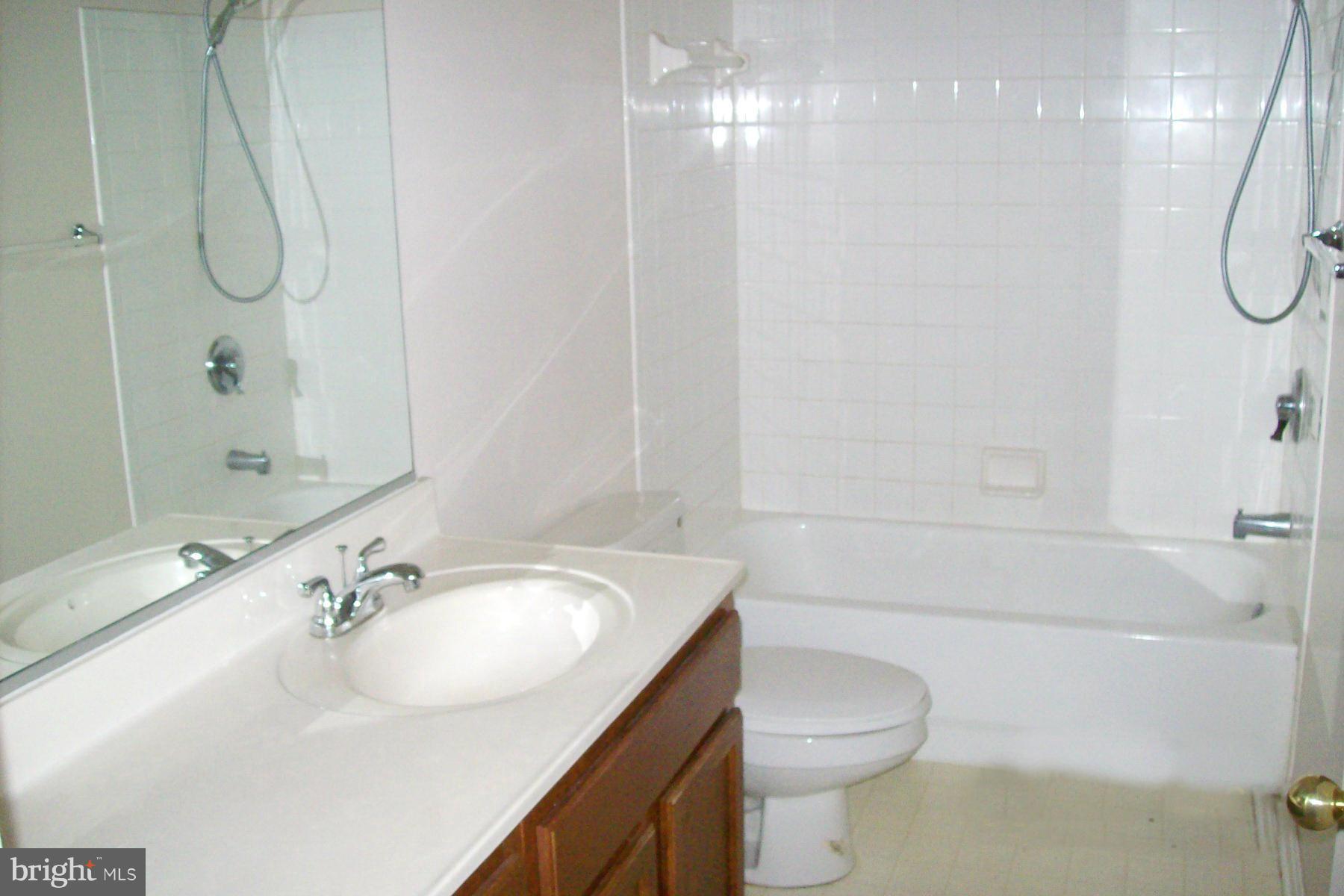 7208 Bogley Road, Unit 203 Baltimore, MD 21244 - Photo 12 of 19 Bath