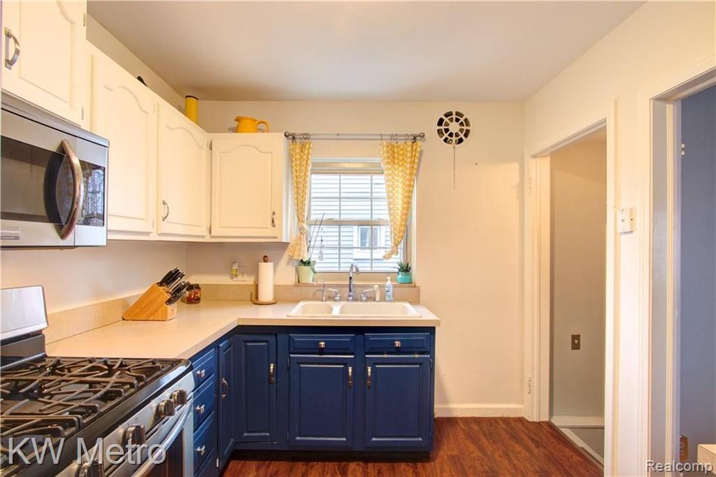 1800 Hampton Road Grosse Pointe Woods, MI 48236 - Photo 17 of 35