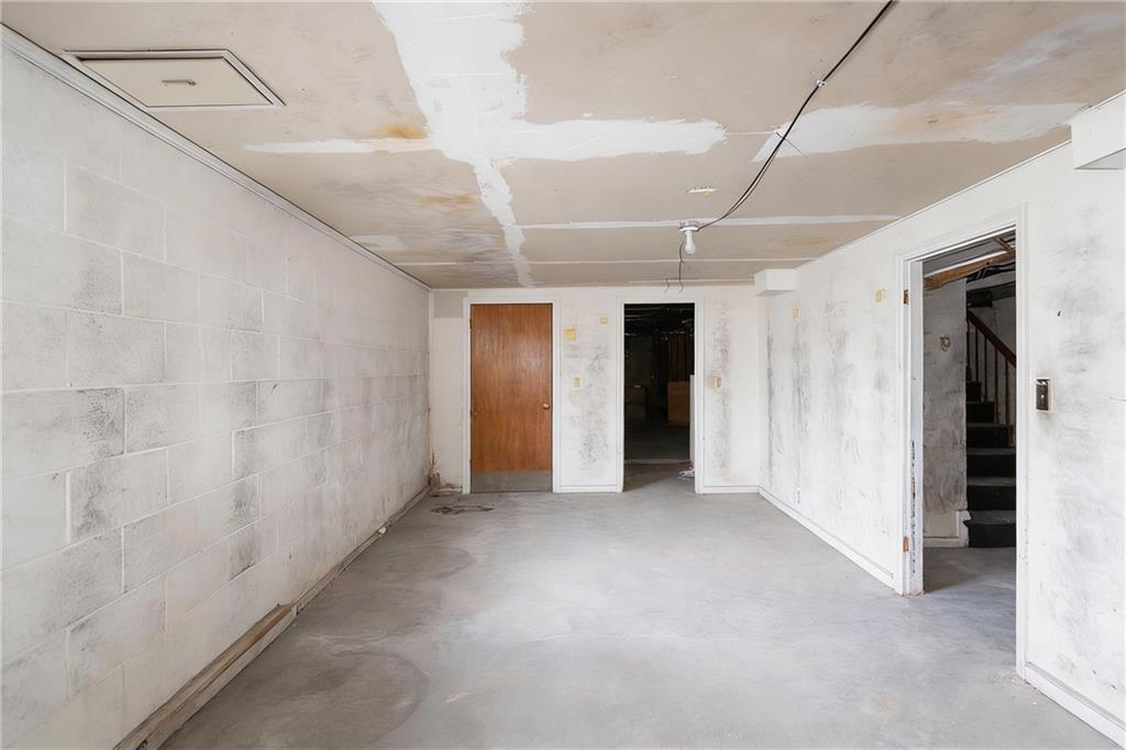 5195 Austell Road Austell, GA 30106 - Photo 18 of 34 a view of a hallway with an empty space