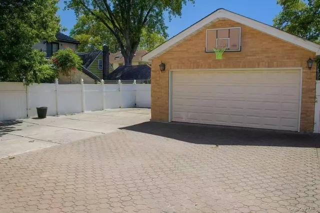 $2,890,000 | 213-58 35th Avenue | Bayside