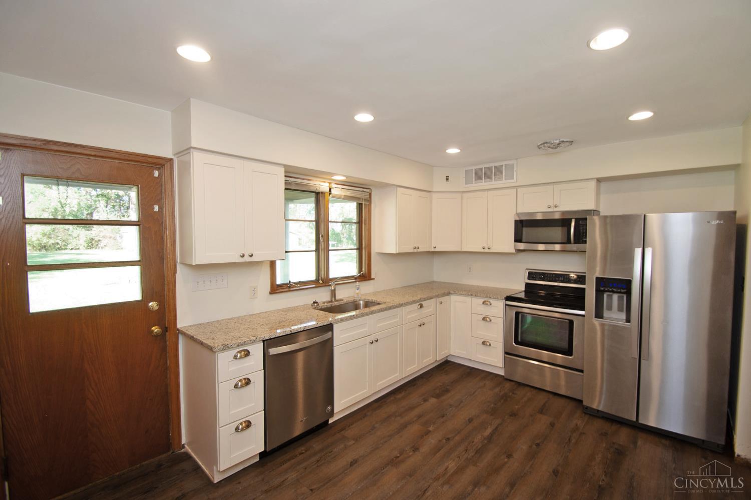 5791 Greenlawn Road Hamilton, OH 45011 - Photo 13 of 43