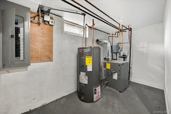 $699,999 | 59 Broadfield Road, Hempstead, NY 11550