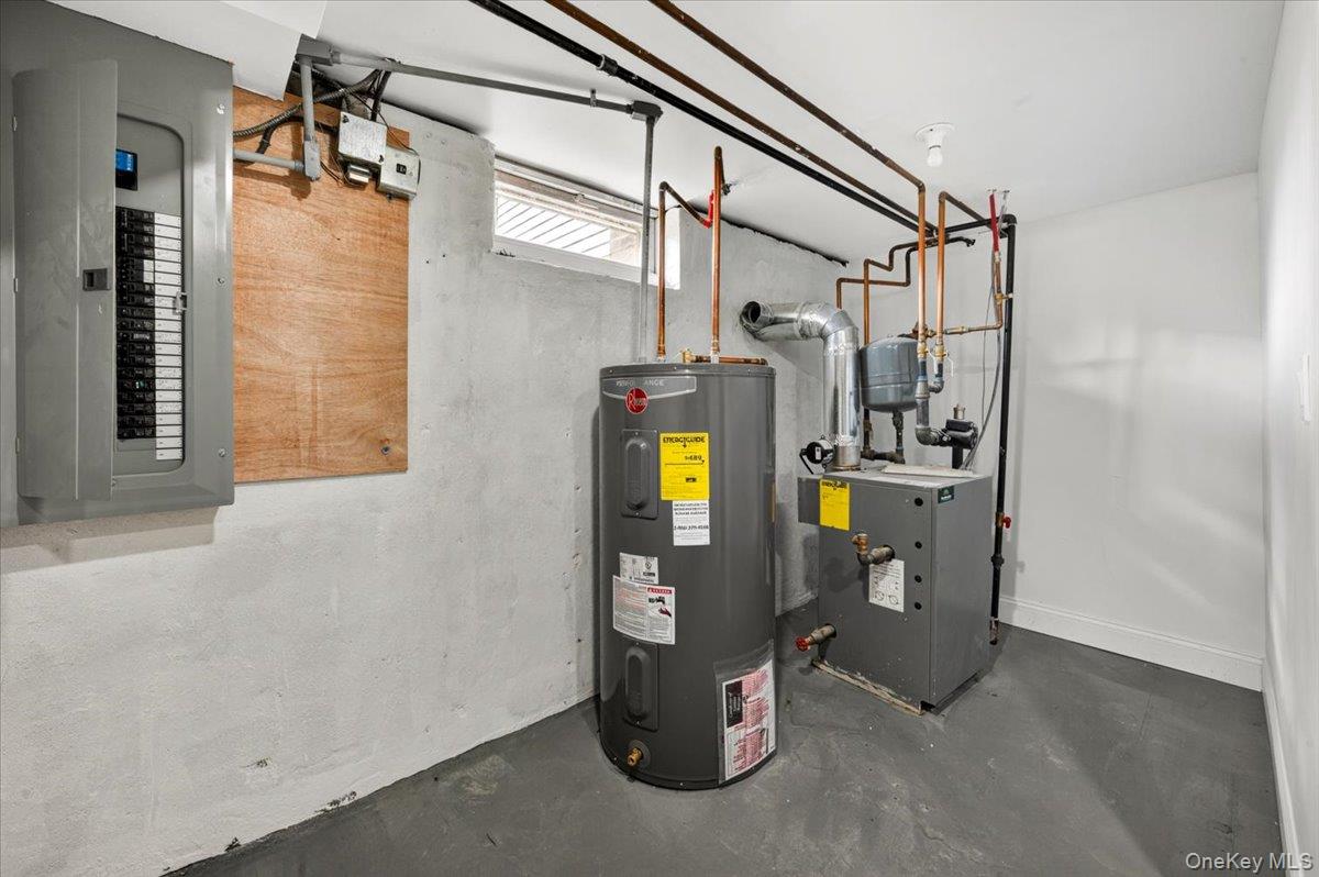 59 Broadfield Road Hempstead, NY 11550 - Photo 16 of 21