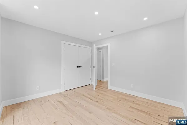 $950,000 | 132 North 17th Street, East Orange, NJ 07017