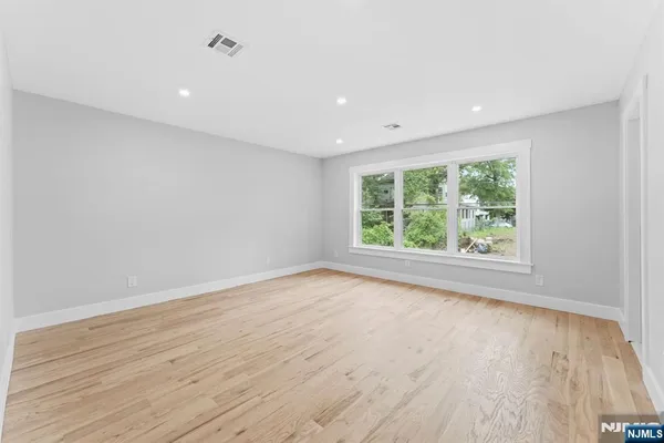 $950,000 | 132 North 17th Street, East Orange, NJ 07017