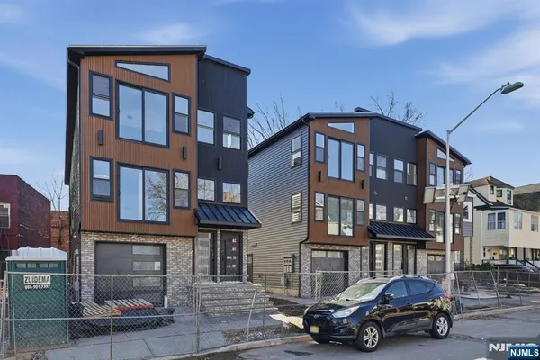 $950,000 | 132 North 17th Street, East Orange, NJ 07017