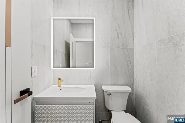 $950,000 | 132 North 17th Street, East Orange, NJ 07017