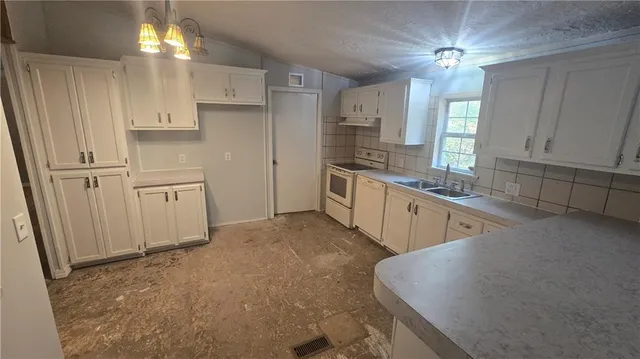 $299,000 | 6690 Northwest Sale Barn Road, Cameron, MO 64429