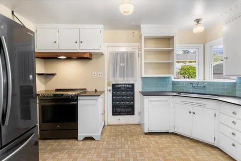 $514,000 | 6234 4th Avenue, Sacramento, CA 95817