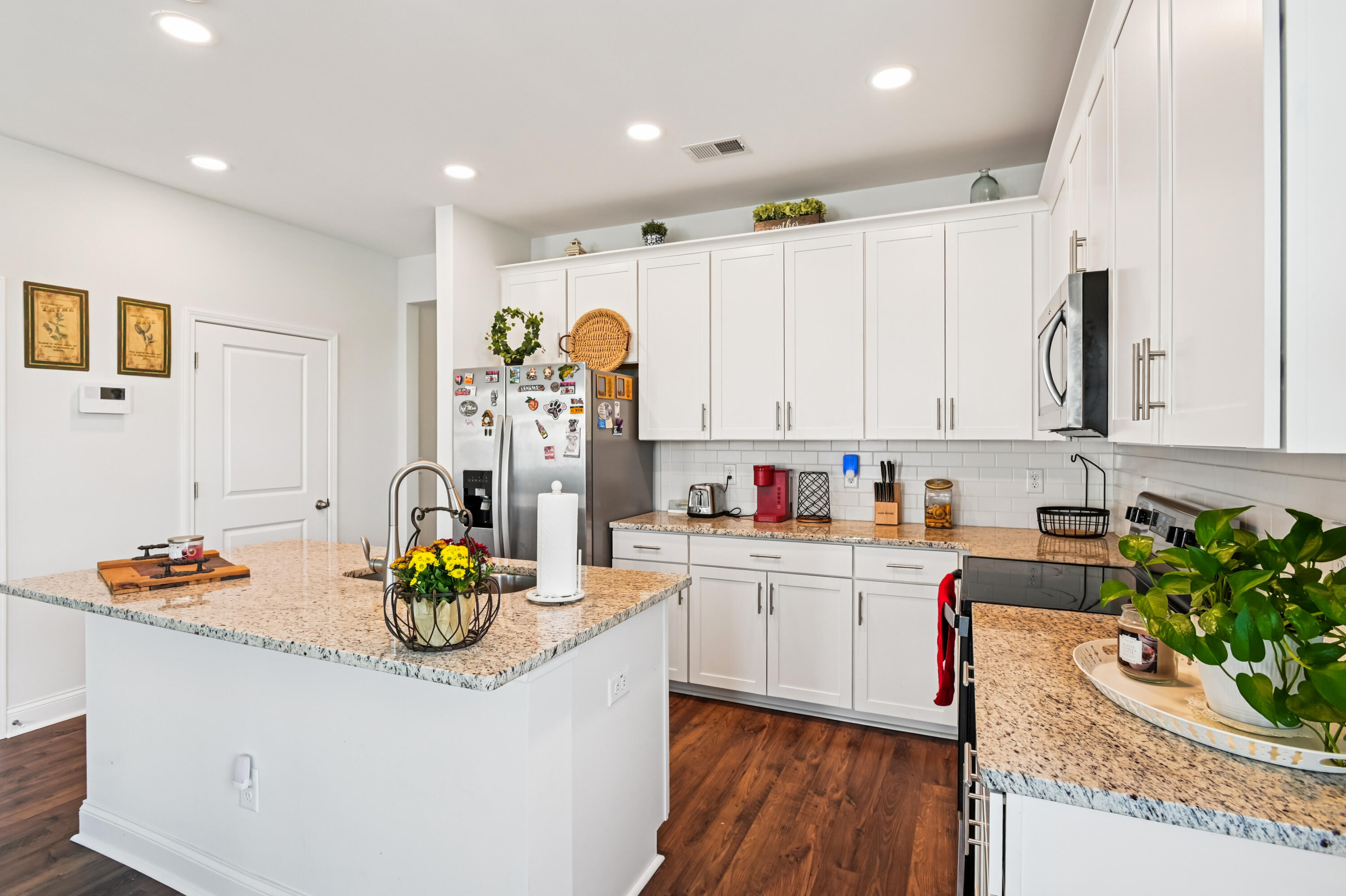 401 Stoneleigh Lane Moncks Corner, SC 29461 - Photo 5 of 32 Kitchen w/ Island