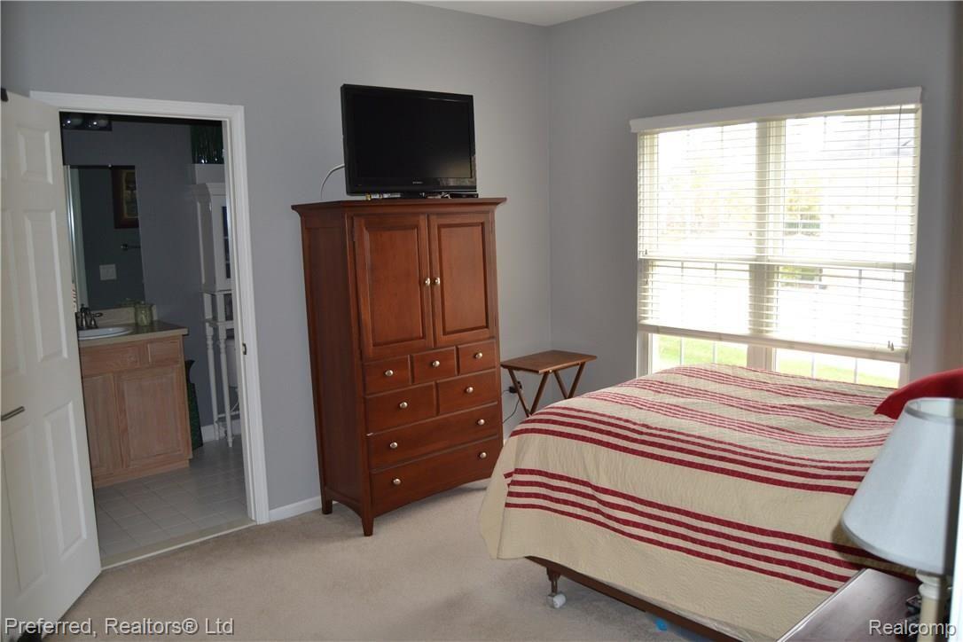 48367 Rockefeller Drive Canton, MI 48188 - Photo 30 of 36 DSC_0061.JPG