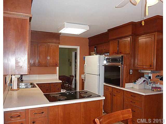 2900 Goneaway Road Charlotte, NC 28210 - Photo 4 of 16 Gallery Image 4