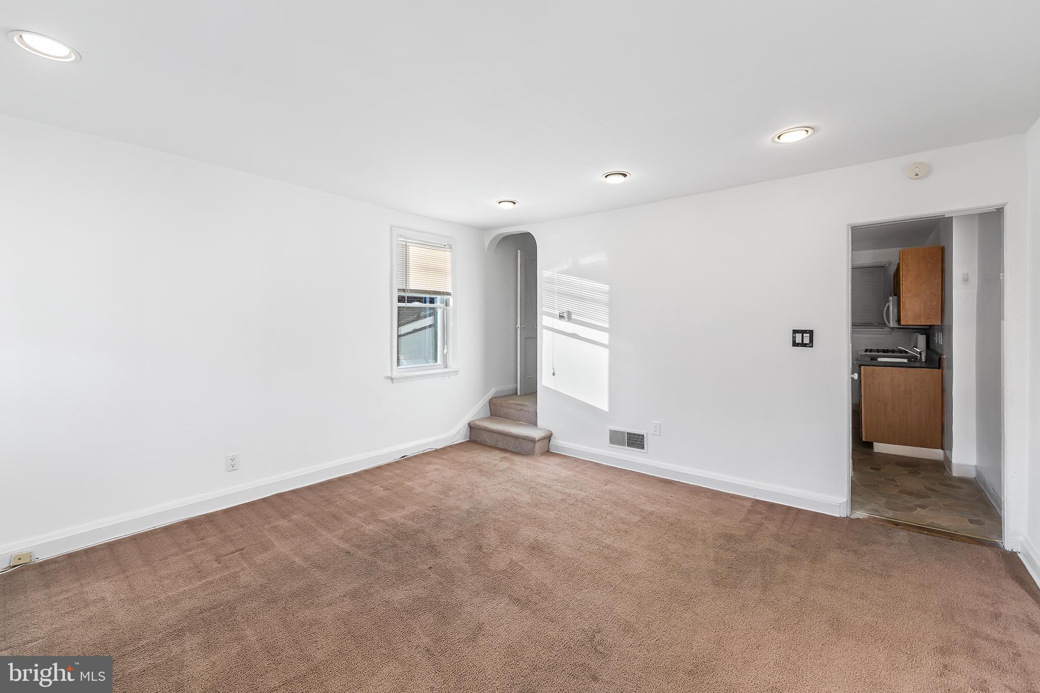 1656 Yakona Road Towson, MD 21286 - Photo 3 of 19