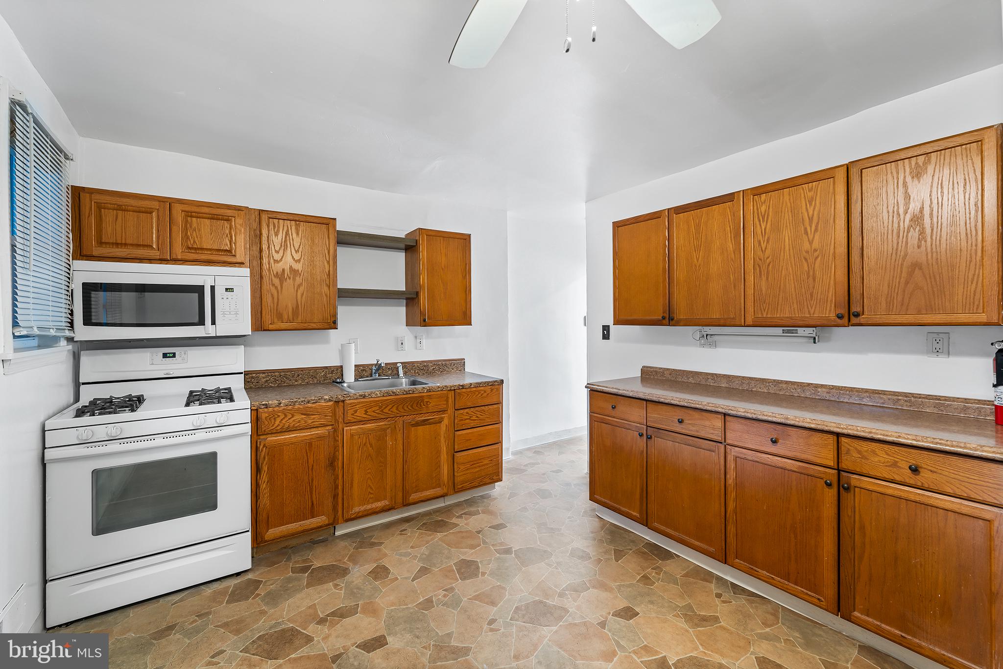 1656 Yakona Road Towson, MD 21286 - Photo 7 of 19