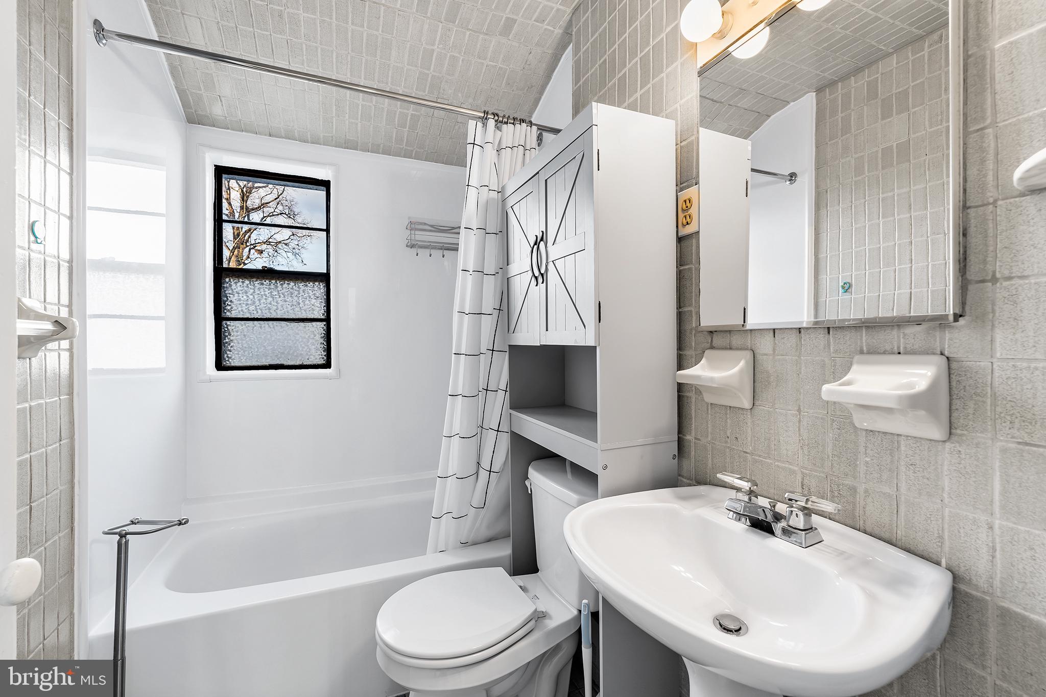 1656 Yakona Road Towson, MD 21286 - Photo 10 of 19