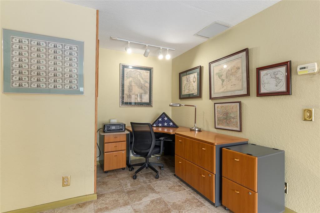 2215 Spring Hill Court Ocala, FL 34471 - Photo 60 of 62 a view of a workspace with furniture