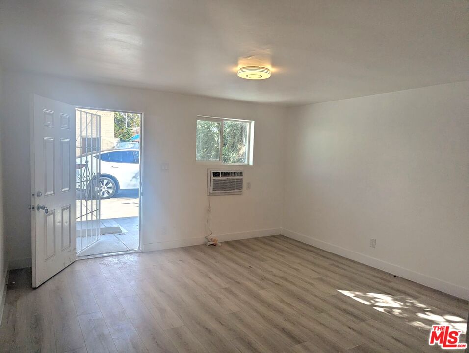 3825 Sedgwick Avenue Riverside, CA 92507 - Photo 2 of 11