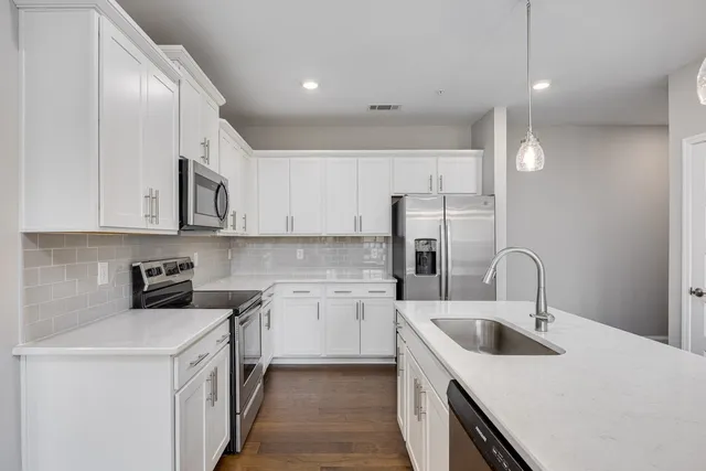 $2,200 | 2000 Shadow Green Drive, Unit H203, Franklin, TN 37064