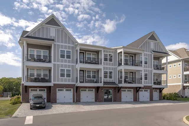 $2,200 | 2000 Shadow Green Drive, Unit H203, Franklin, TN 37064