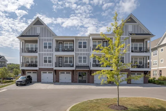 $2,200 | 2000 Shadow Green Drive, Unit H203, Franklin, TN 37064