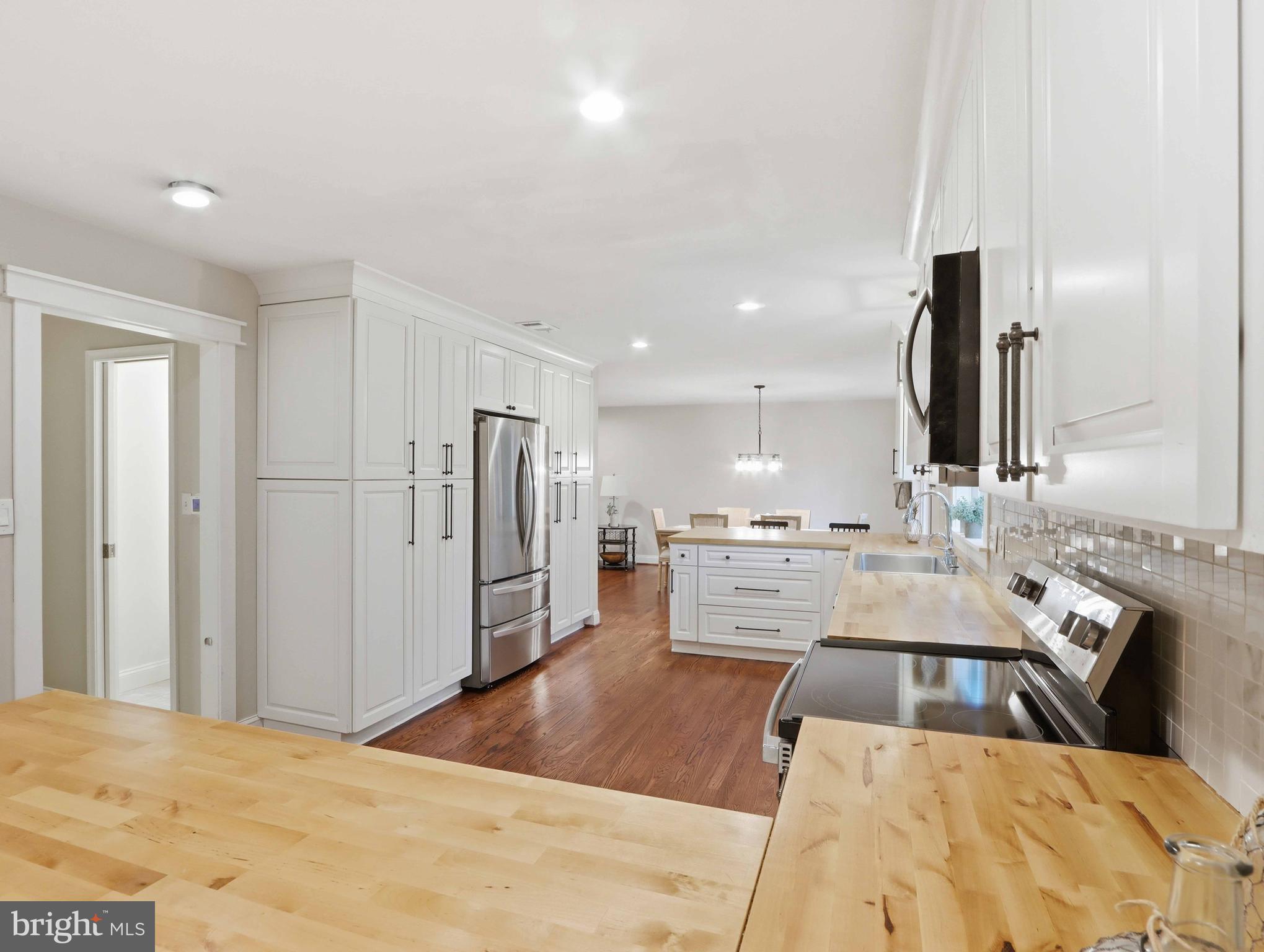 380 Sheffield Road Severna Park, MD 21146 - Photo 9 of 47 Look at those butcher block counters!