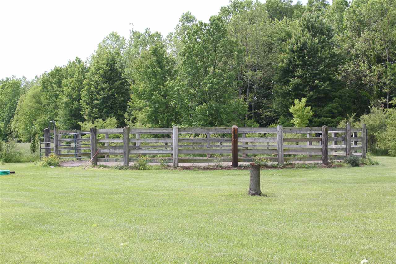 425 Rabbitsville Road Mitchell, IN 47446 - Photo 3 of 26