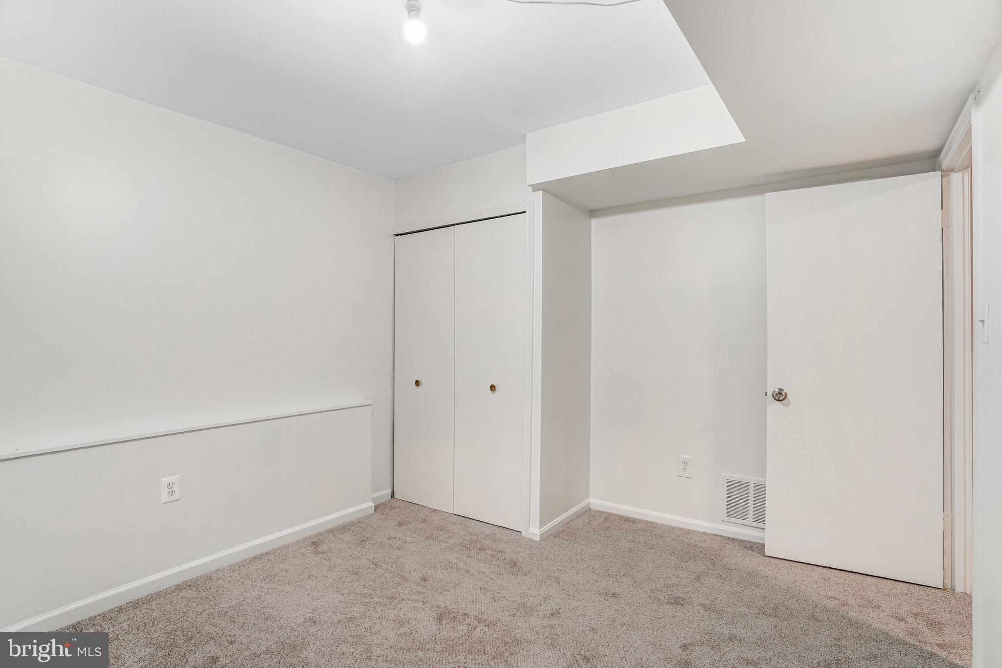 9752 Cardinal Road Fairfax, VA 22030 - Photo 31 of 37 a view of an empty room