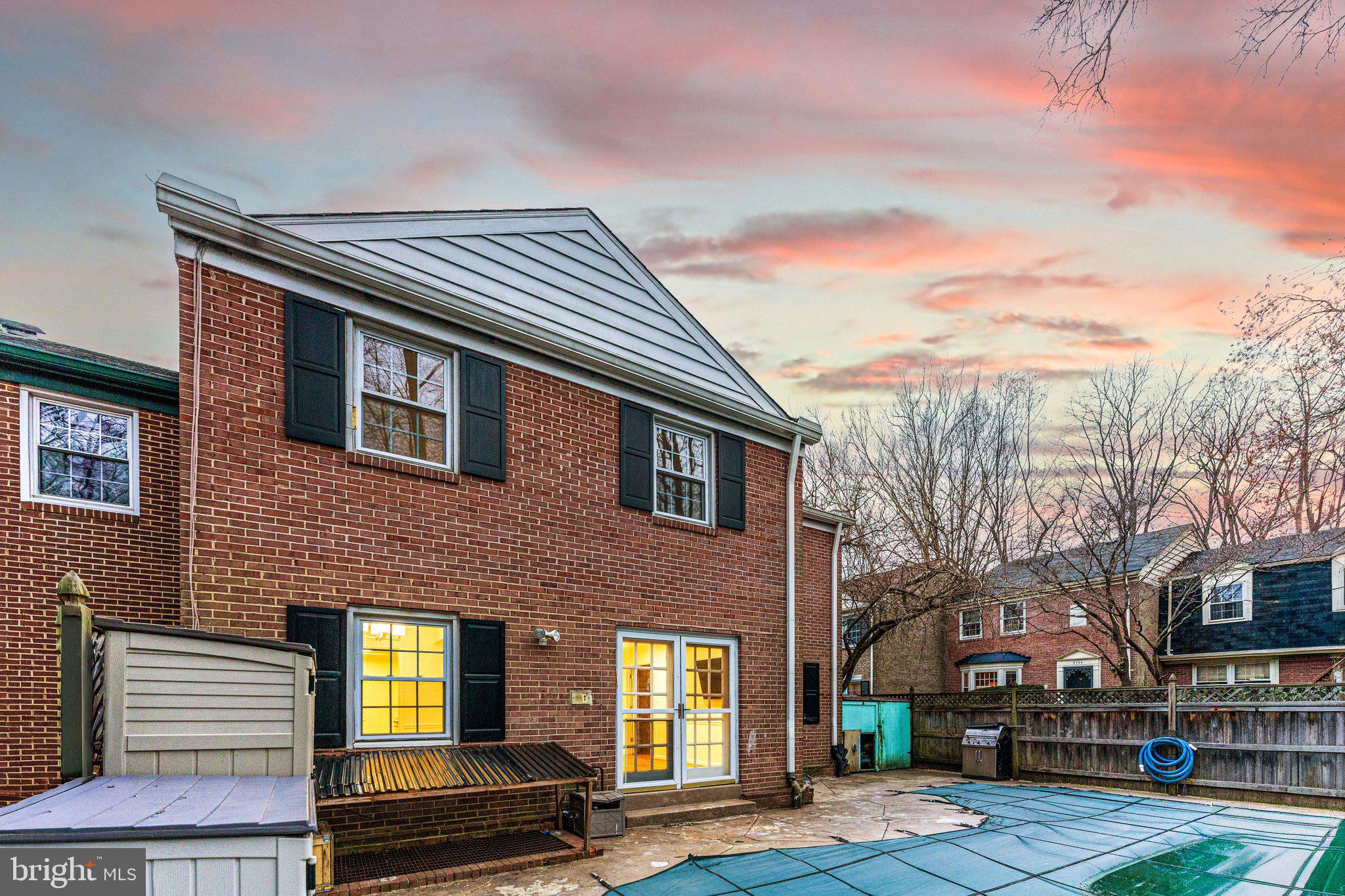 9752 Cardinal Road Fairfax, VA 22030 - Photo 37 of 37 a view of a building with many windows