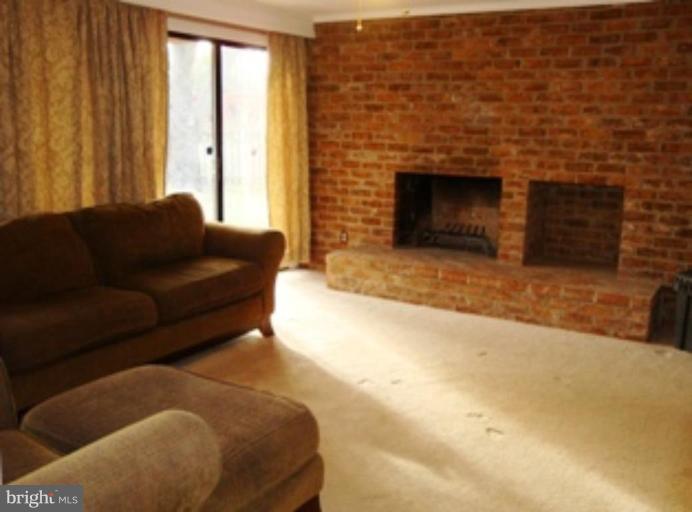 3807 Towanda Road Alexandria, VA 22303 - Photo 20 of 30 Family Room