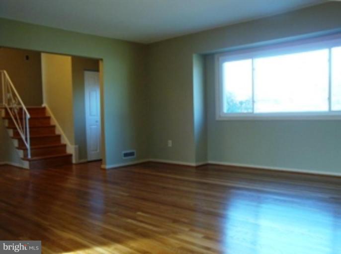 3807 Towanda Road Alexandria, VA 22303 - Photo 24 of 30 Living Room #3
