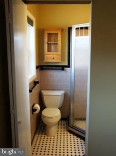 3807 Towanda Road Alexandria, VA 22303 - Photo 5 of 30 Master Bath