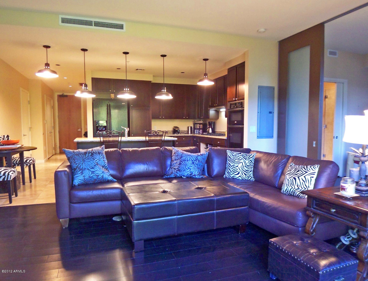 208 West Portland Street, Unit 255 Phoenix, AZ 85003 - Photo 17 of 27 Living B