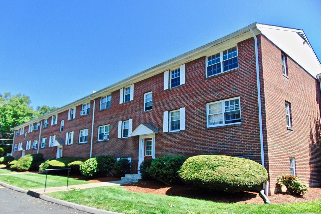 68 Preston Street, Unit 3D Wakefield, MA 01880 - Photo 1 of 26