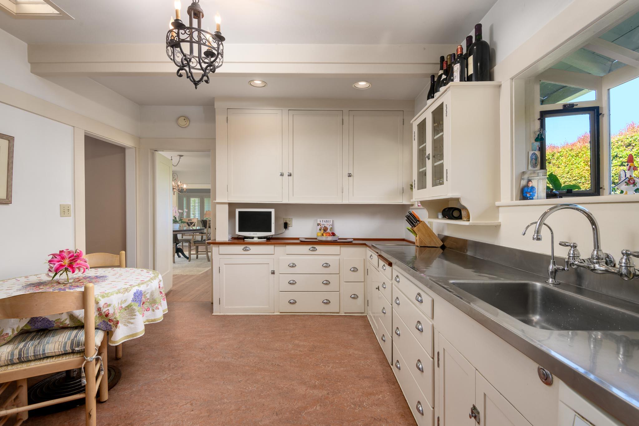 110 San Ysidro Road Santa Barbara, CA 93108 - Photo 8 of 15 Kitchen