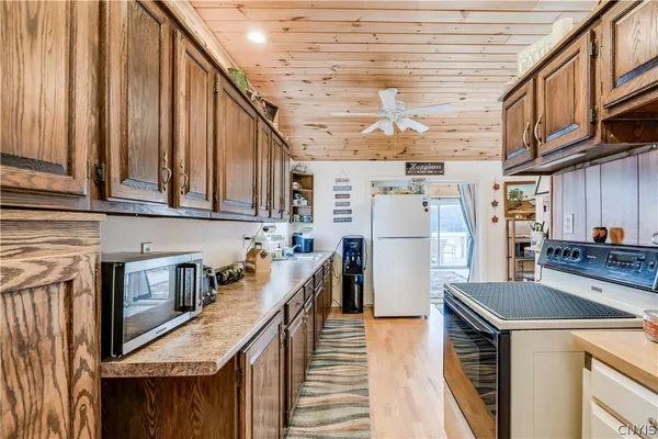 $239,900 | 560 West Shore Road, Hammond, NY 13646