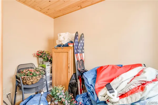 $239,900 | 560 West Shore Road, Hammond, NY 13646