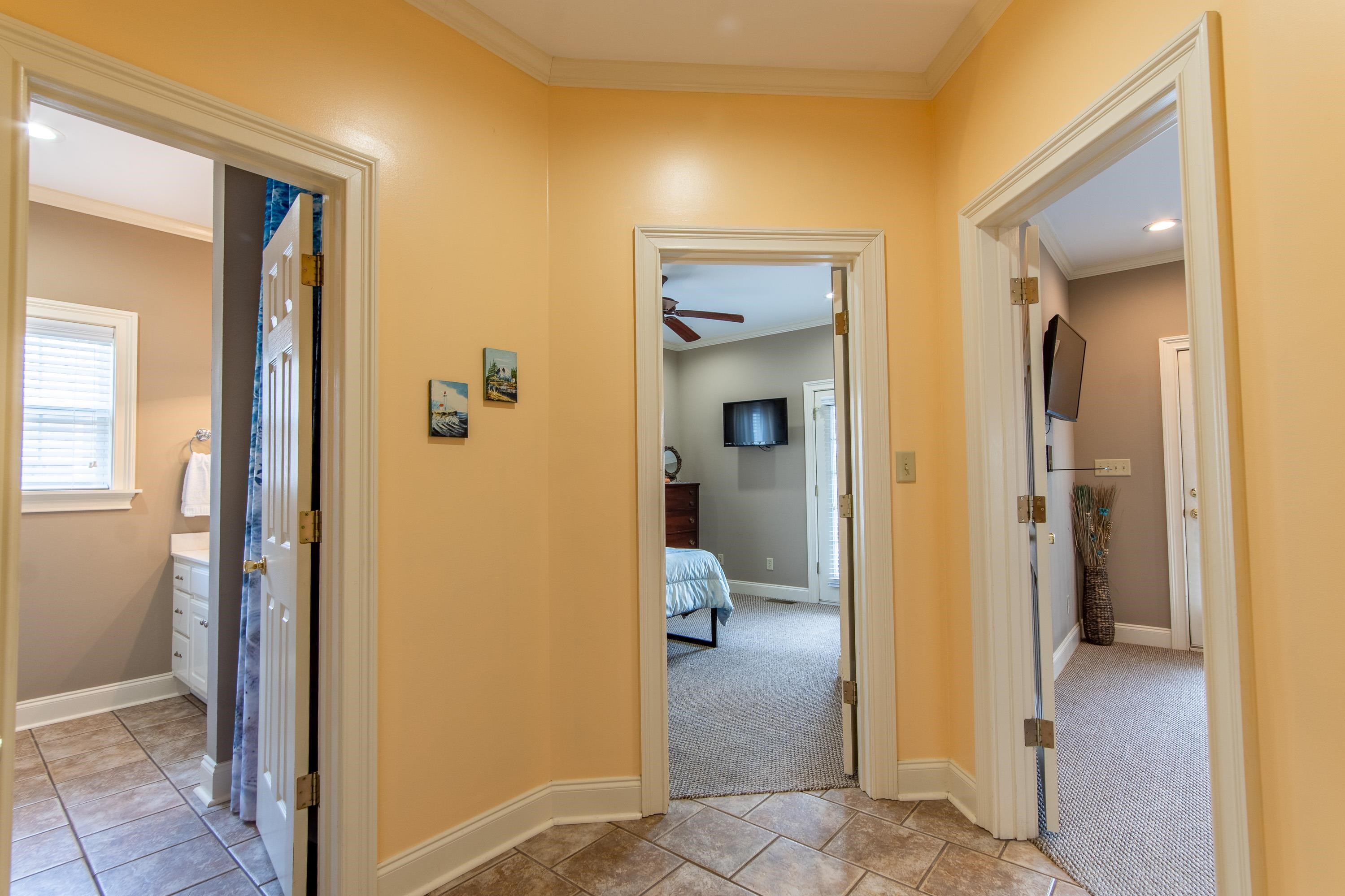 18 Mountain View Iuka, MS 38852 - Photo 23 of 40 a view of a hallway with a livingroom and a bathroom