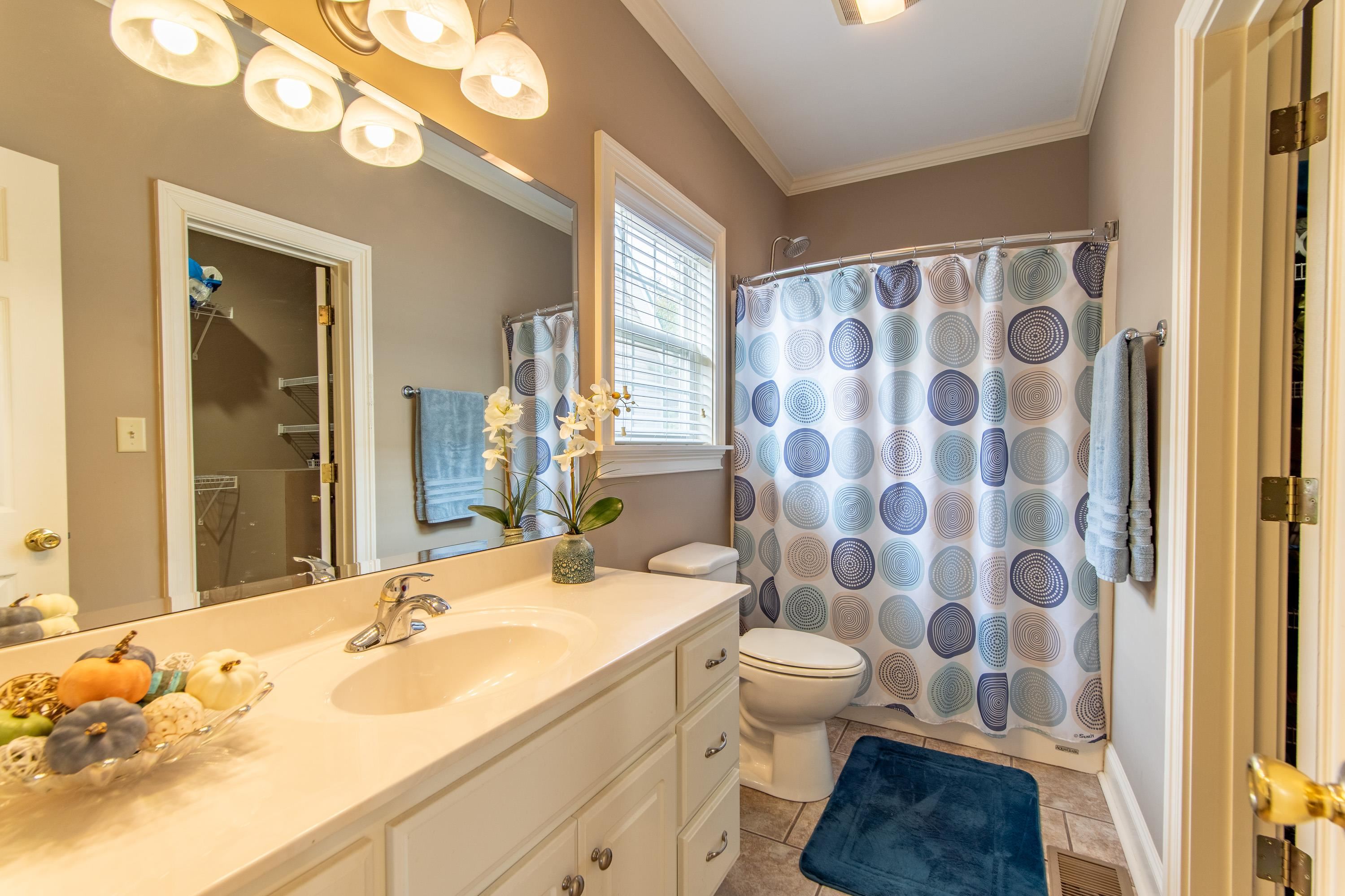 18 Mountain View Iuka, MS 38852 - Photo 28 of 40 a bathroom with a sink and a mirror