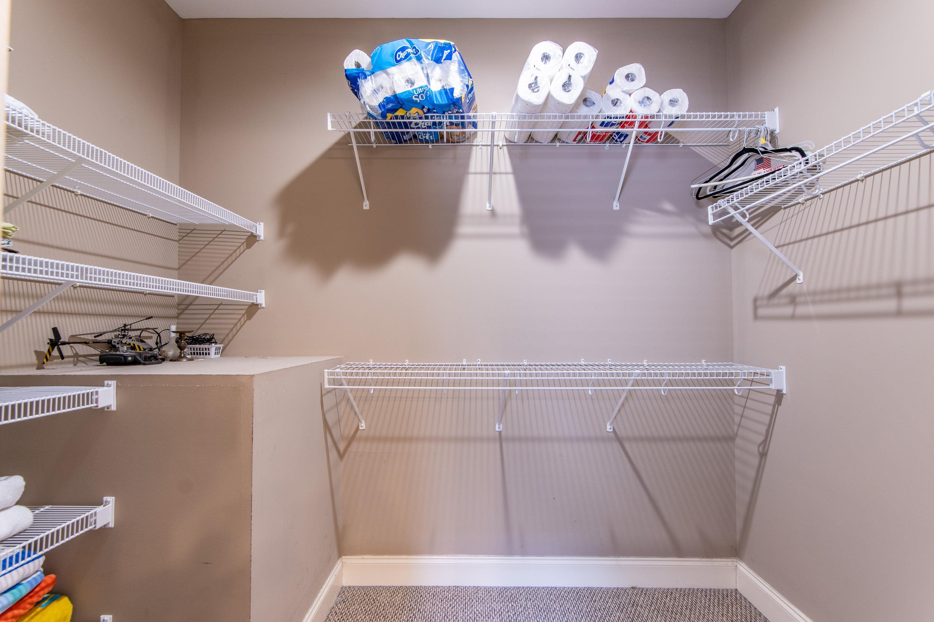 18 Mountain View Iuka, MS 38852 - Photo 29 of 40 a view of dining room with furniture and chandelier