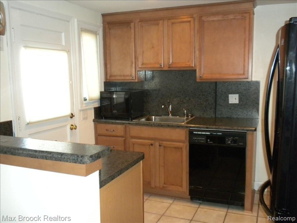 NEW KITCHEN