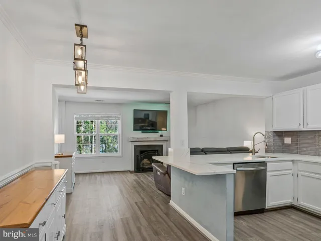 $450,000 | 6064 Old Landing Way, Burke, VA 22015