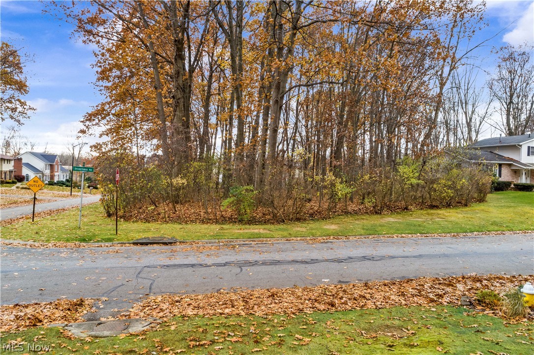 Inverness Road Akron, OH 44313 - Photo 2 of 11