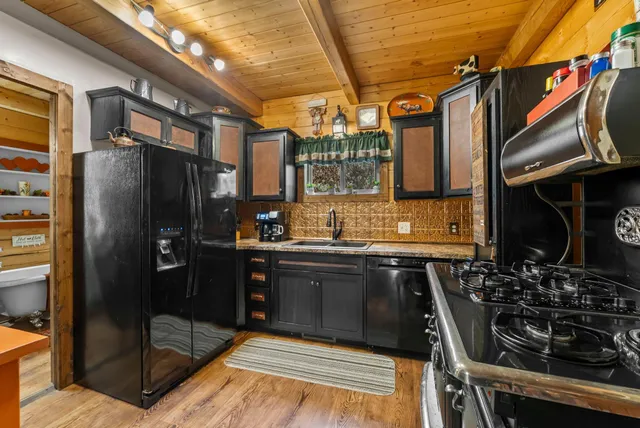 $474,900 | 6940 Lumberjack Trail, Oakland, WI 54830