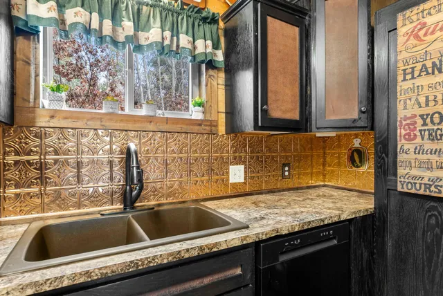 $474,900 | 6940 Lumberjack Trail, Oakland, WI 54830