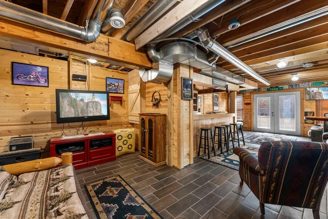 $474,900 | 6940 Lumberjack Trail, Oakland, WI 54830