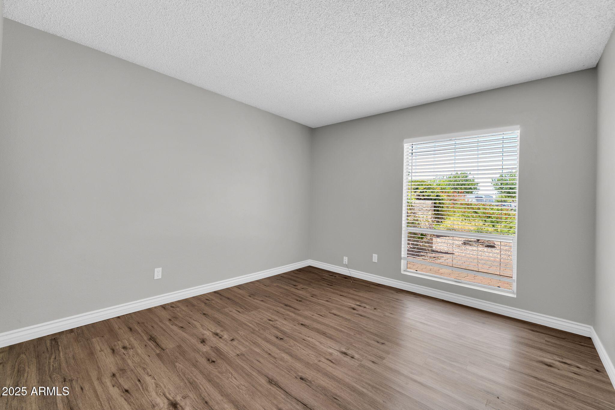 5237 West Mountain View Road Glendale, AZ 85302 - Photo 16 of 27 5237 W Mountain View Rd-17