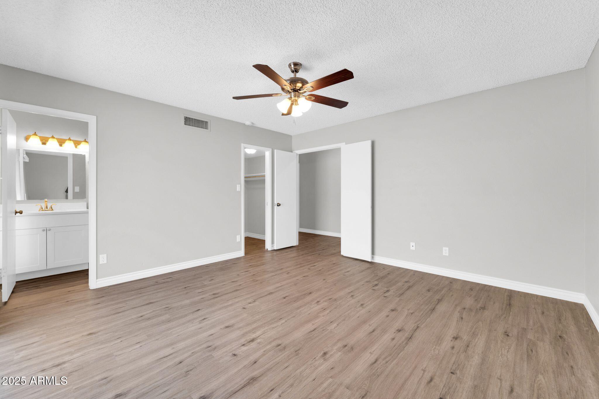 5237 West Mountain View Road Glendale, AZ 85302 - Photo 4 of 27 5237 W Mountain View Rd-5